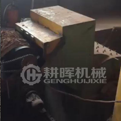 湖北1010粉碎機(jī)現(xiàn)場(chǎng)3-5噸鋸末粉碎機(jī)視頻現(xiàn)場(chǎng)